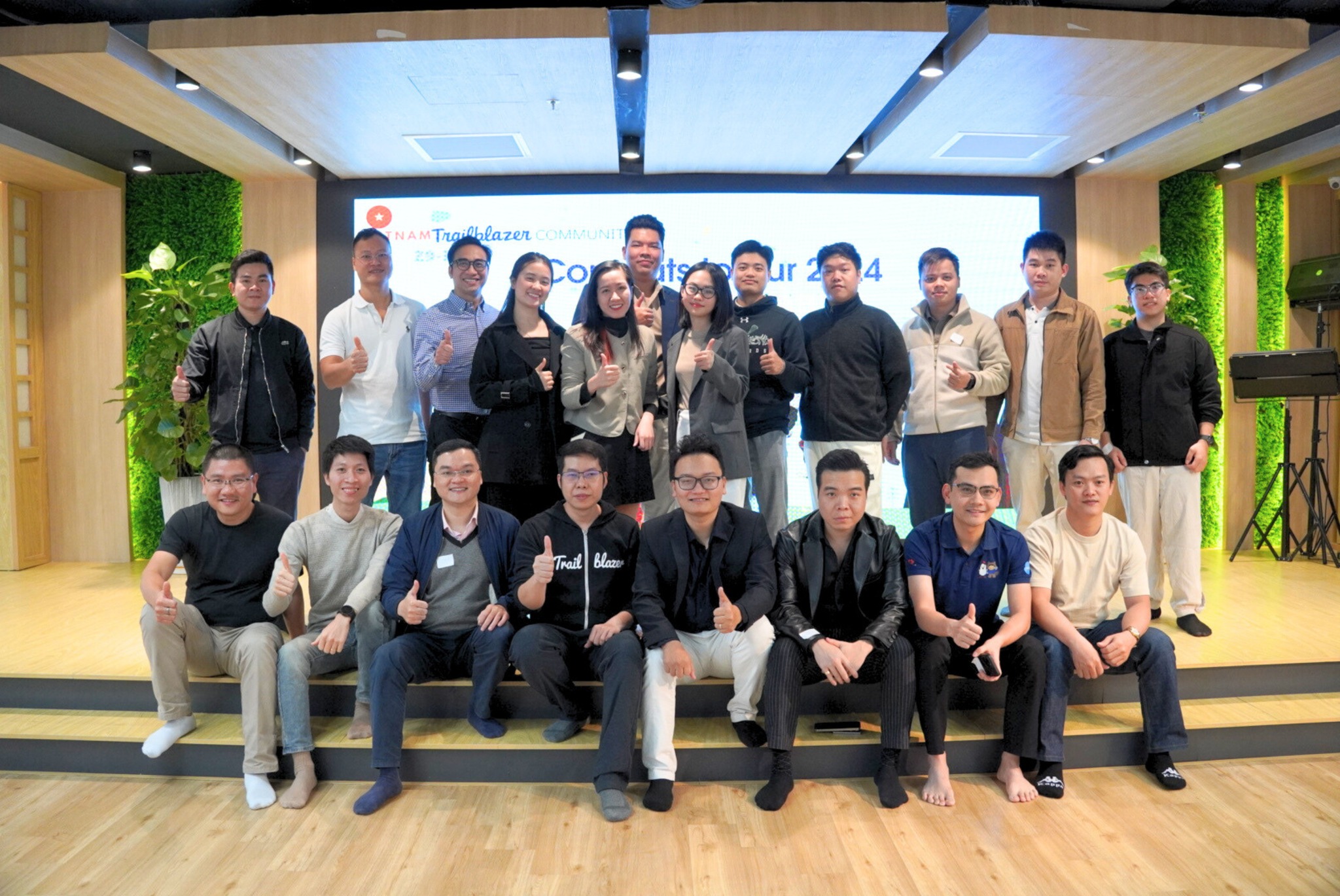 SALESFORCE VIETNAM 年末パーティー2024：つながりを深めて